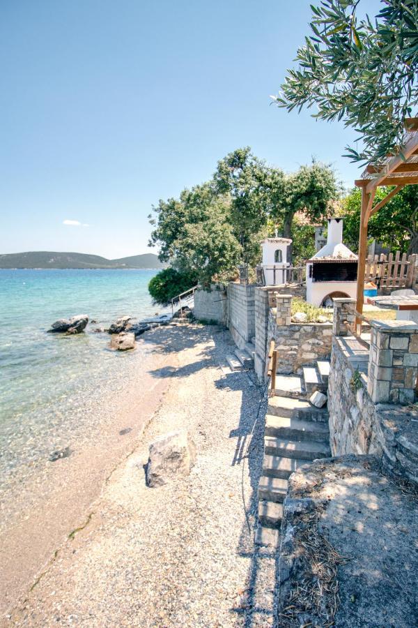 Sourpi Villas Nies Seaside Appartments מראה חיצוני תמונה