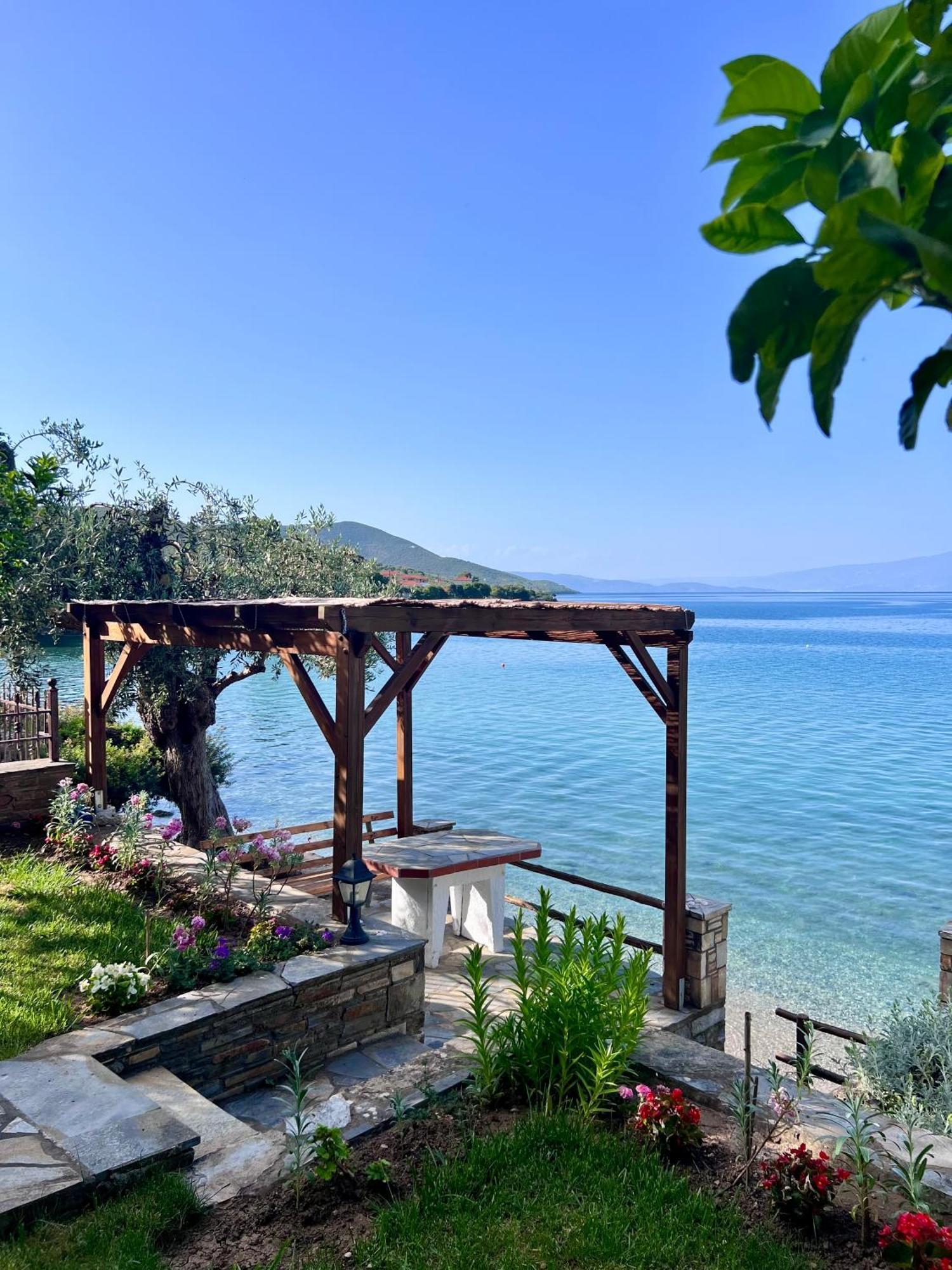 Sourpi Villas Nies Seaside Appartments מראה חיצוני תמונה