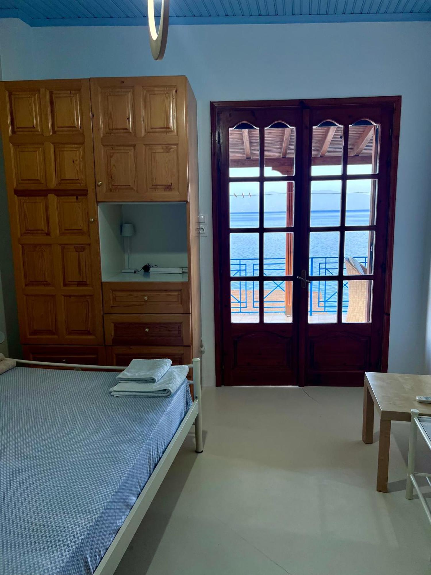 Sourpi Villas Nies Seaside Appartments מראה חיצוני תמונה